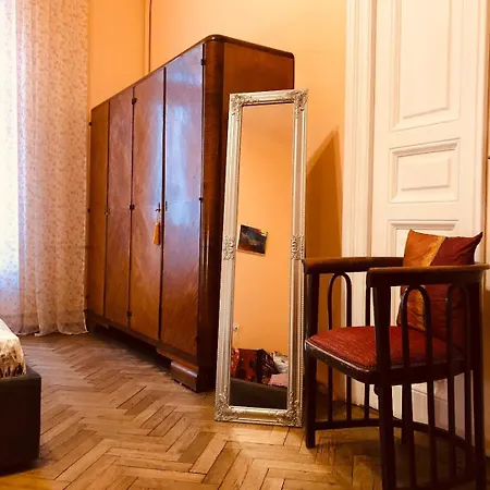 Lvivskiy Zatyshok Two Bedrooms Isolated With Balcony Exterior photo